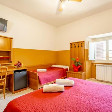 Booking Inn Rome Center ภายนอก รูปภาพ