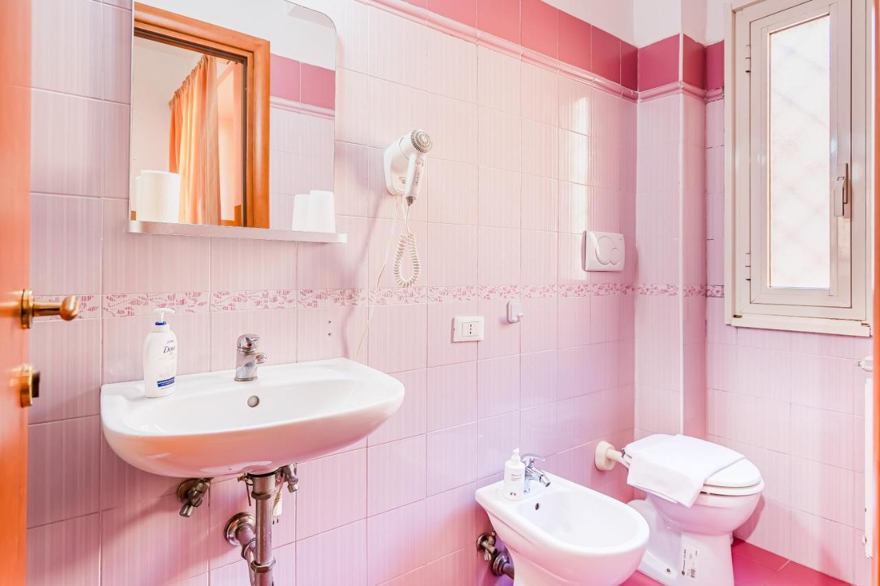 Booking Inn Rome Center ภายนอก รูปภาพ