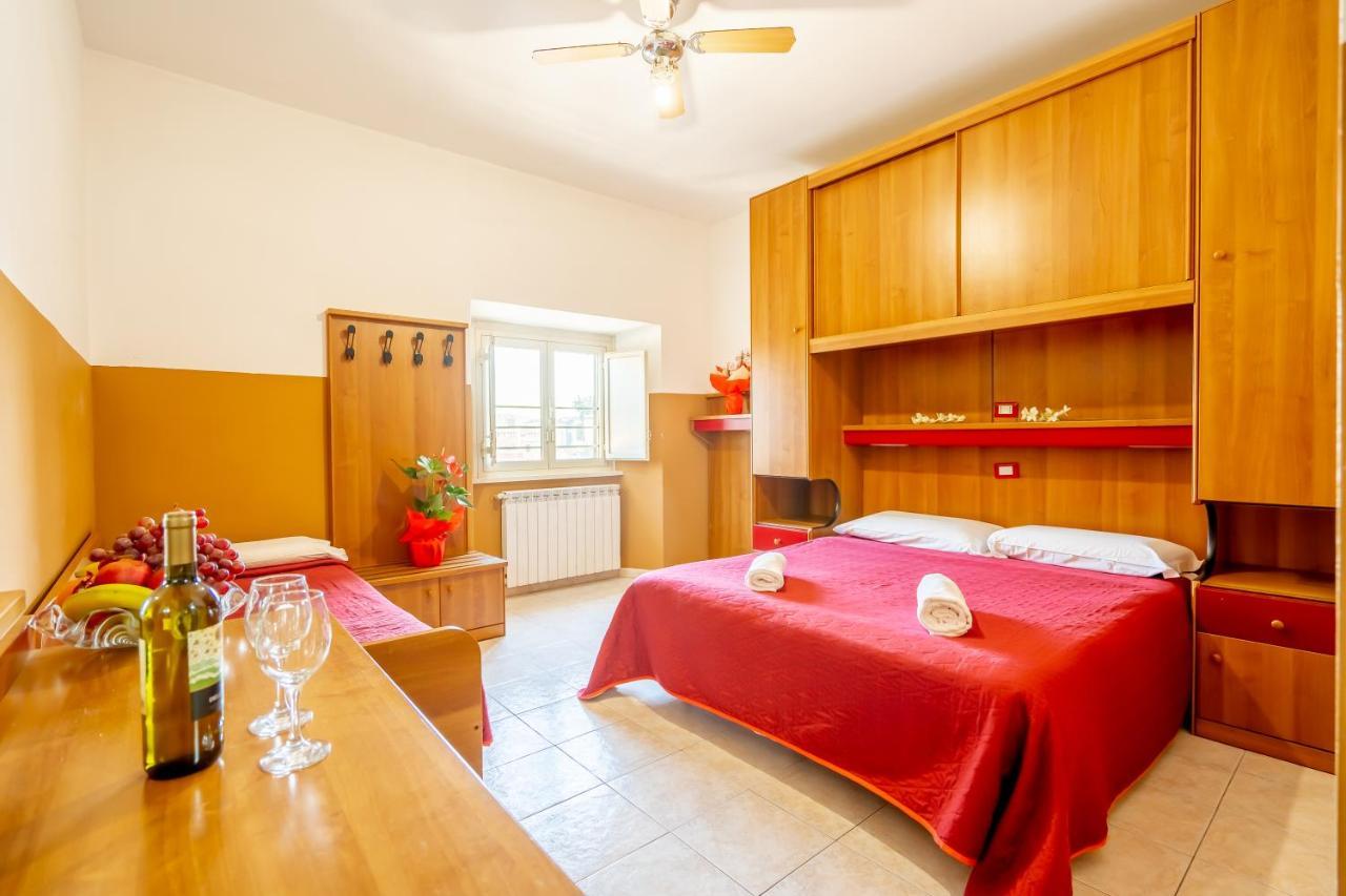 Booking Inn Rome Center ภายนอก รูปภาพ