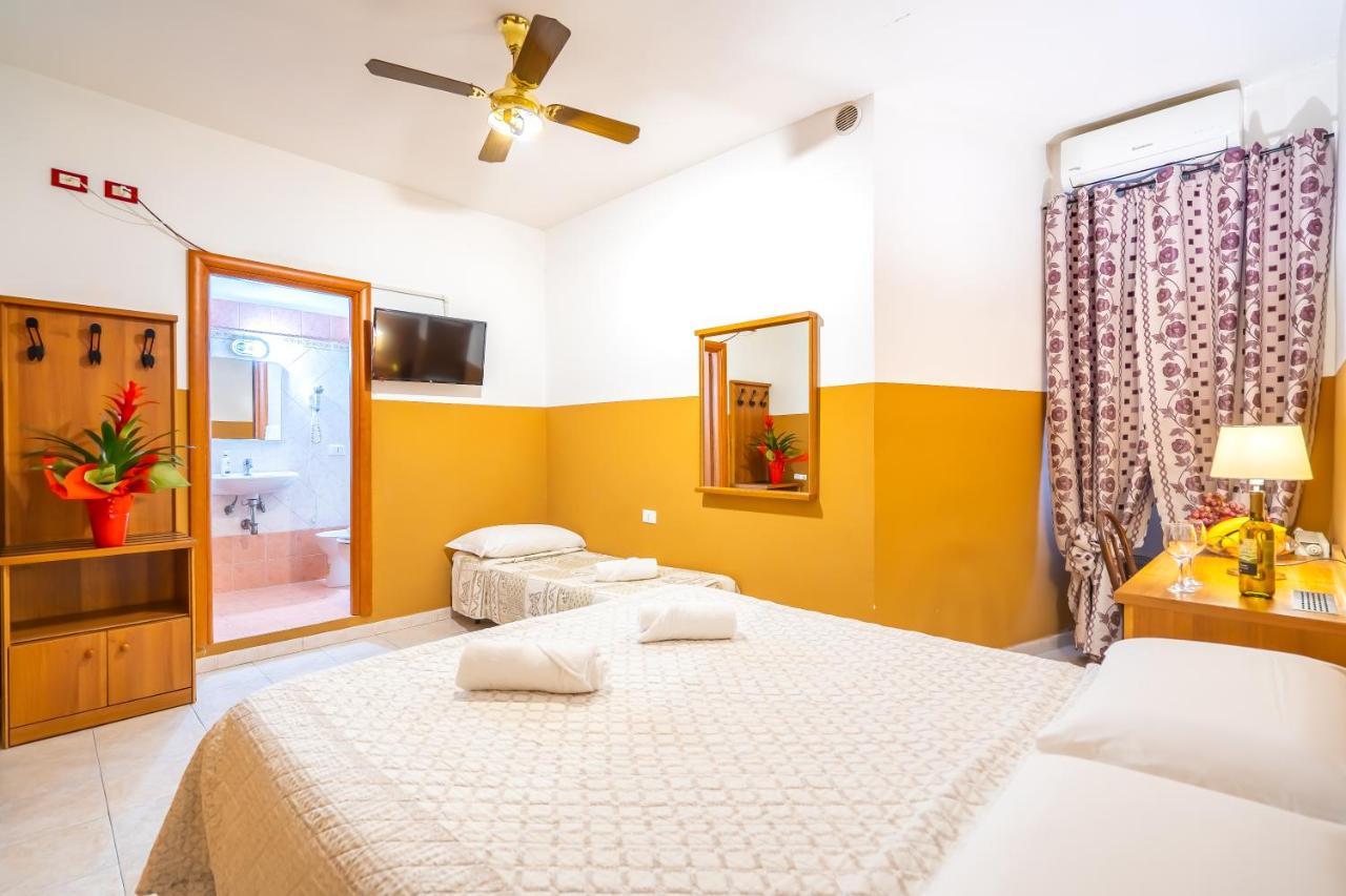 Booking Inn Rome Center ภายนอก รูปภาพ